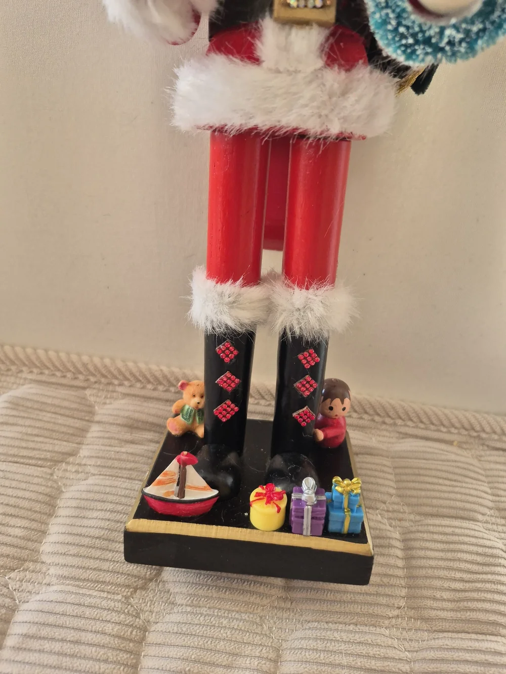 N/A festive red